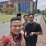 Dua korban salah tangkap yang baru keluar dari Polda Riau setelah 6 hari ditahan dan mengaku sempat disiksa oleh Polisi. Foto: istimewa