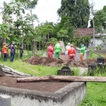 Pemakaman ODP Covid-19 di Jember, Kamis (9/4) lalu.