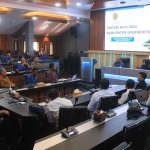 Rapat HLM TPID Kabupaten Mojokerto dipimpin Bupati Ikfina Fahmawati. 