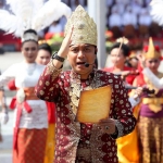 Wali Kota Surabaya, Eri Cahyadi, saat melakukan deklarasi damai ketika memperingati Sumpah Pemuda ke-94.