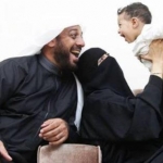 Syekh Ali Jaber bersama Umi Nadia, istri dan anaknya. foto: instagram
