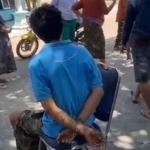 Pelaku saat penganiayaan di Kabupaten Pasuruan saat diamankan warga.