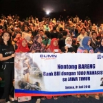 Para mahasiswa dan jajaran Divisi Humas Polri serta staf BRI yang nonton film "22 Menit" di Royal Surabaya tadi malam.