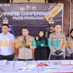 Konferensi pers terkait pencurian koper turis dari Thailand di Bromo. Foto: ANDI SIRAJUDIN/BANGSAONLINE