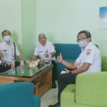 Sejumlah peserta lelang 9 jabatan Pemkab Gresik saat ikuti tes kesehatan di RSUD Ibnu Sina. Foto: SYUHUD/ BANGSAONLINE