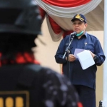 Pjs. Wali Kota Pasuruan Dr. Ardo Sahak., S.E., M.M. saat memimpin apel.