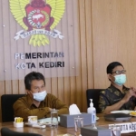 Pj. Sekda Kota Kediri Siswanto (kiri) dan Inspektur Inspektorat Kota Kediri Wahyu Kusuma Wardani. (foto: ist.)