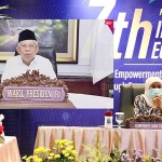 Gubernur Jawa Timur, Khofifah Indar Parawansa saat menghadiri Kick Off 7th Indonesia Sharia Economic Festival (ISEF) 2020 yang dibuka secara virtual bersama Wakil Presiden RI, K.H. Ma