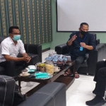 Ketua DPRD Lamongan Abdul Ghofur saat rapat bersama pimpinan dan Sekwan. 