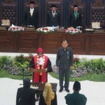 Fransiska Rahayu Budiwati dan Hj. Retno Sumarah saat dilantik. foto: ist