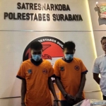 Dua bandar sabu yang ditangkap Polrestabes Surabaya, Selasa (28/2/2023)