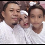 Arifin bersama istri dan anaknya.
