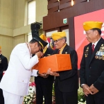 Wali Kota Batu saat bertemu para veteran di Tasyakuran HUT ke-80 RI.