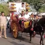 Calon Bupati Mojokerto, Muhammad Al Barra atau yang akrab disapa Gus Barra, saat menyapa masyarakat.