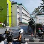 Gedung ponek RSUD Ibnu Sina di Jl.Dr Wahidin SH. foto: syuhud/ BANGSAONLINE