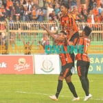 Bayu Nugroho saat merayakan gol ke gawang Perssu Sumenep. Foto: EKY NURHADI/BANGSAONLINE