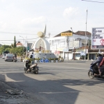 Suasana di Kota Ngawi pasca pelonggaran aktivitas warganya, Senin (08/06).