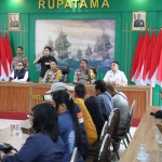 Konferensi pers terkait capaian Polres Mojokerto Kota.