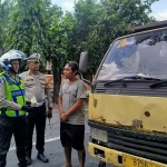 Penertiban yang dilakukan petugas dari Satlantas Polres Jombang dalam pelaksanaan hari kelima Operasi Keselamatan Semeru 2026.