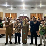 Wali Kota Kediri bersama Kepala Kantor Perwakilan Bank Indonesia Kediri, Yayat Cadarajat (nomor 2 dari kiri), usai membuka Pelatihan Juleha Unggas. Foto: Ist