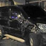 Kondisi mobil Daihatsu Terios usai menyeruduk pembeli STMJ. foto: suarasurabaya.net