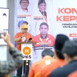 Ketua DPW PKS Jatim saat memberi sambutan.