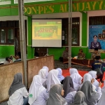 Kegiatan yang digelar Satlantas Polresta Sidoarjo di Ponpes Al Muayyad Tanggulangin.
