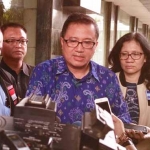 Wasekjen Partai Demokrat Didi Irawadi melaporkan mantan Ketua KPK Antasari Azhar ke Bareskrim terkait dengan pencemaran nama baik Susilo Bambang Yudhoyono. 