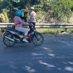 Lokasi kejadian kecelakaan yang terjadi di tikungan Jalan Raya Lingkar Timur, Desa Klurak, Candi, Sidoarjo, Kamis (10/10/2024).