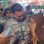 Abah Anton saat disambut pedagang di Pasar Blimbing, Kota Malang.