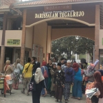 Ribuan jemaah memadati Pesantren Darussalam Tegalrejo untuk menghadiri Haul Syekh Ahmad Jauhari Umar.