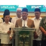 Dr KH Marzuki Mustamar saat membacakan Deklarasi Anti Korupsi Warga NU di Kantor PWNU Jawa Timur. Foto: NU Online Jatim