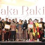 Gubernur Jawa Timur Khofifah Indar Parawansa  saat membuka acara Grand Final Pemilihan Duta Wisata Raka-Raki Jatim 2021 di Hotel Shangrila, Selasa, (26/10) malam. foto: Humas Pemprov Jatim