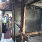 Kondisi dapur rumah korban usai dilalap api.