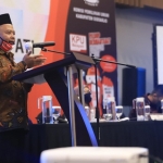 PAPARAN: Ketua KPU Sidoarjo M Iskak paparan di acara Sosialisasi pencalonan Pilbup 2020, Selasa (4/8). foto: istimewa