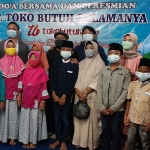 Peluncuran Tokobutuh.com yang diselenggarakan di kediaman keluarga Andri di Dusun Kauman, Desa Jrambe, Kecamatan Dlanggu, Kabupaten Mojokerto dengan mengundang para duafa dan anak yatim, Jumat (11/12/2020) malam. (foto: ist)