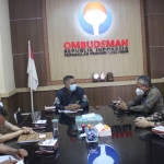Kepala Perwakilan Ombudsman RI Jawa Timur Agus Muttaqin saat menerima audiensi jajaran PLN UID Jawa Timur. (foto: ist)