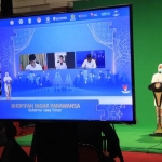 Gubernur Jawa Timur Khofifah Indar Parawansa saat memberikan sambutan pada Opening Ceremony FESyar 2020 Regional Jawa di Kantor BI Wilayah Jawa Timur, Senin (5/10). foto: ist/ bangsaonline.com