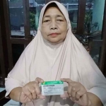 Sumi Rahayu (61), warga Desa Karangrejo, Kecamatan Ngasem, Kabupaten Kediri.