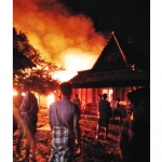 Kebakaran rumah Subandi pada Sabtu (17/4) malam.