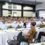 Jalannya rapat kerja dengar pendapat. Foto: anastasia/BANGSAONLINE