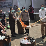 Pemusnahan barang bukti tindak pidana umum yang telah berkekuatan hukum tetap di Gudang Barang Bukti Kejari Kota Malang.