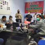 Suasana di Posko PPKM skala Mikro di Kecamatan Kota Kediri. foto: ist.