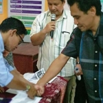 Pemilih penyandang disabilitas saat mengikuti sosialisasi tata cara pencoblosan. 