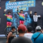 Para juara dalam ajang Java Series Downhill 2023 di Kemirikebo, Sleman, Yogyakarta.
