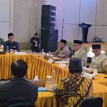 Menteri Haji dan Umrah Dr KH Muchamamd Irfan Yusuf (Gus Irfan) memimpin Rapat Koordinasi dan Konsolidasi Amirulhaj di Auditorium HM Rosyidi Kantor Kementerian Haji dan Umroh Jalan Thamrin Jakarta, Rabu (6/5/2026) malam. Foto: bangsaonline