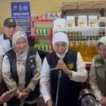 Gubernur Khofifah saat meninjau Koperasi Merah Putih di Kota Mojokerto.