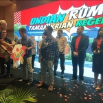 Penyerahan hasil undian rumah Taman Krian Regency Sidoarjo kepada para pemenang di Hotel Aston, di Jalan Kahuripan Raya No 14, Entalsewu, Kecamatan Buduran, Kabupaten Sidoarjo, Minggu (9/10/2022).