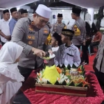 Kapolres Blitar saat buka berasama anak yatim.