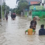 Kondisi banjir luapan Kali Lamong yang merendam wilayah Gresik Selatan. foto: ist.